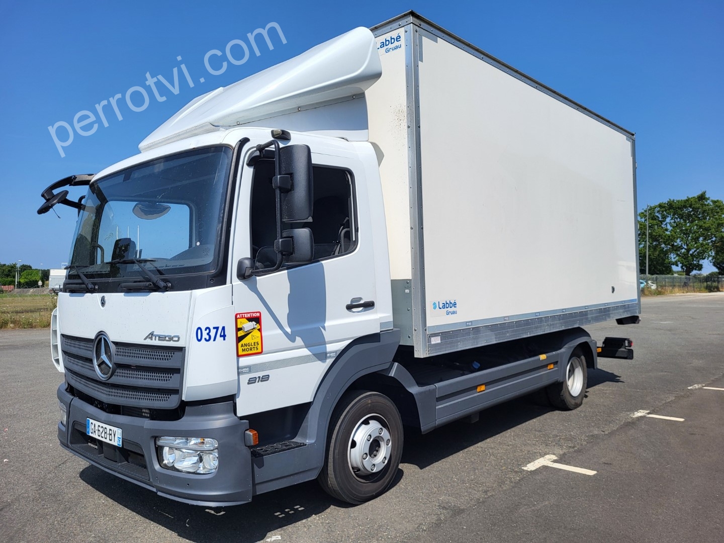 VOLVO ATEGO 818 4X2 photo 2